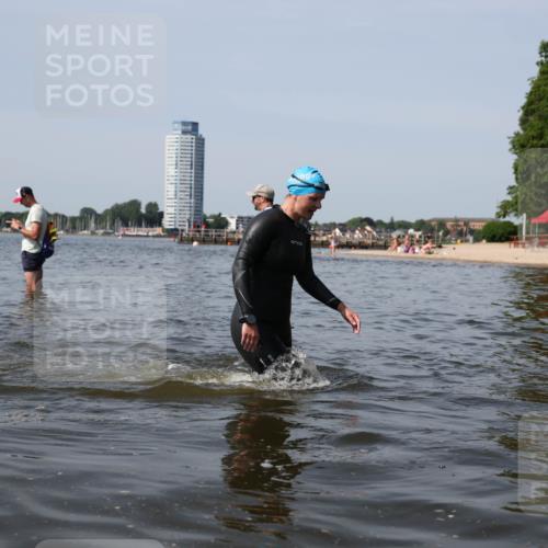 22.06.2025 - Viking Triathlon Michael Strokosch http://msf.ph/oto/8058386 22.06.2025 10:48:39 Schwimmen 412, 494 meine-sportfotos.de