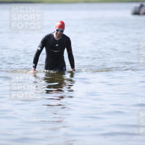 22.06.2025 - Viking Triathlon H.Heesch http://msf.ph/oto/8058392 22.06.2025 10:53:35 Schwimmen 241, 634 meine-sportfotos.de