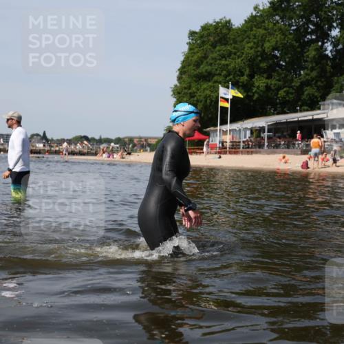 22.06.2025 - Viking Triathlon Michael Strokosch http://msf.ph/oto/8058399 22.06.2025 10:48:40 Schwimmen 412, 494 meine-sportfotos.de