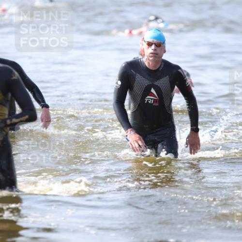 22.06.2025 - Viking Triathlon H.Heesch http://msf.ph/oto/8058409 22.06.2025 10:26:55 Schwimmen 52, 81, 145, 288, 610, 623, 661 meine-sportfotos.de