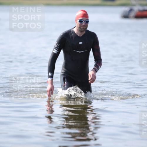 22.06.2025 - Viking Triathlon H.Heesch http://msf.ph/oto/8058412 22.06.2025 10:53:43 Schwimmen 634 meine-sportfotos.de
