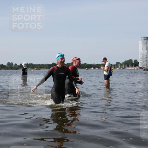 22.06.2025 - Viking Triathlon Michael Strokosch http://msf.ph/oto/8058414 22.06.2025 10:48:50 Schwimmen 166, 412, 607 meine-sportfotos.de