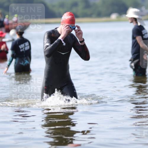 22.06.2025 - Viking Triathlon H.Heesch http://msf.ph/oto/8058416 22.06.2025 10:53:49 Schwimmen 634 meine-sportfotos.de