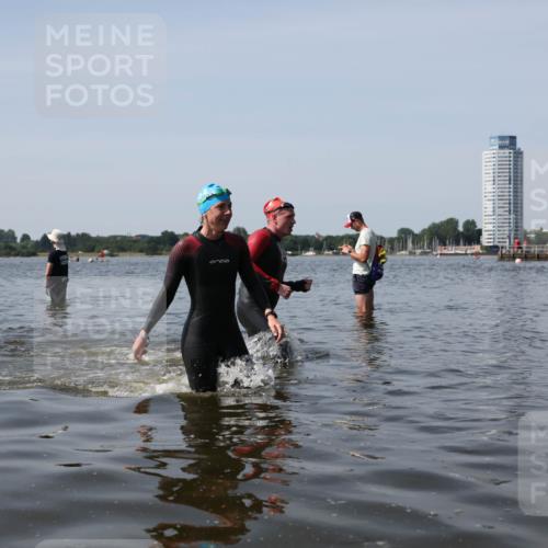 22.06.2025 - Viking Triathlon Michael Strokosch http://msf.ph/oto/8058418 22.06.2025 10:48:50 Schwimmen 166, 412, 607 meine-sportfotos.de