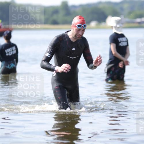 22.06.2025 - Viking Triathlon H.Heesch http://msf.ph/oto/8058426 22.06.2025 10:53:50 Schwimmen 634 meine-sportfotos.de