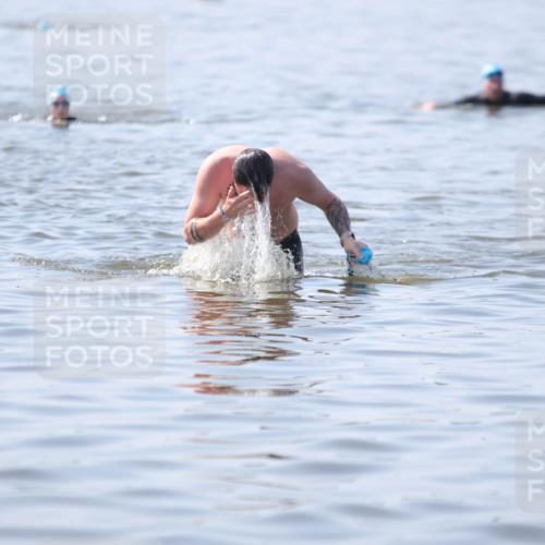 22.06.2025 - Viking Triathlon H.Heesch http://msf.ph/oto/8058432 22.06.2025 10:54:33 Schwimmen  meine-sportfotos.de