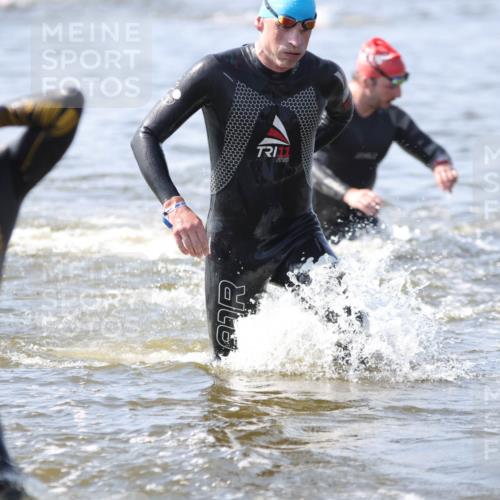 22.06.2025 - Viking Triathlon H.Heesch http://msf.ph/oto/8058433 22.06.2025 10:26:59 Schwimmen 52, 81, 145, 288, 623, 661 meine-sportfotos.de