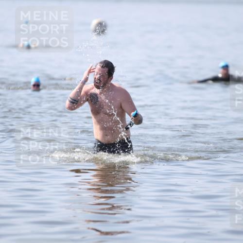 22.06.2025 - Viking Triathlon H.Heesch http://msf.ph/oto/8058438 22.06.2025 10:54:34 Schwimmen  meine-sportfotos.de