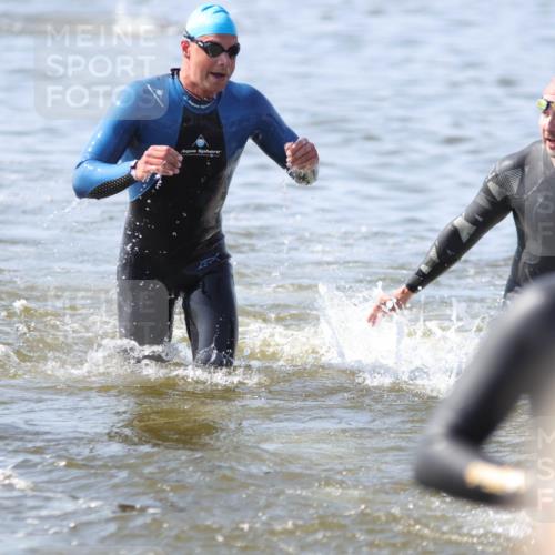 22.06.2025 - Viking Triathlon H.Heesch http://msf.ph/oto/8058444 22.06.2025 10:27:02 Schwimmen 52, 81, 145, 288, 623, 661 meine-sportfotos.de