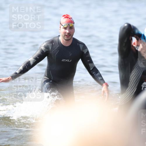 22.06.2025 - Viking Triathlon H.Heesch http://msf.ph/oto/8058448 22.06.2025 10:27:03 Schwimmen 52, 81, 145, 288, 623, 661 meine-sportfotos.de