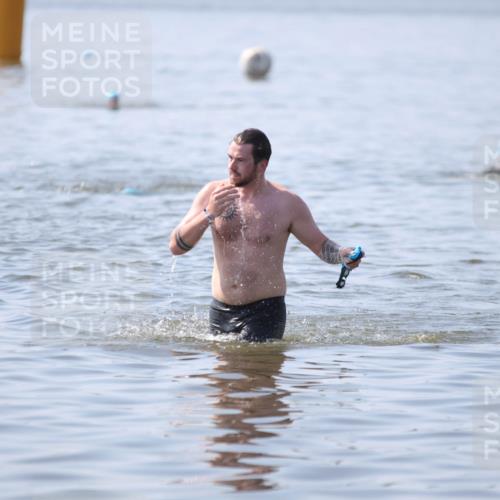 22.06.2025 - Viking Triathlon H.Heesch http://msf.ph/oto/8058450 22.06.2025 10:54:34 Schwimmen  meine-sportfotos.de