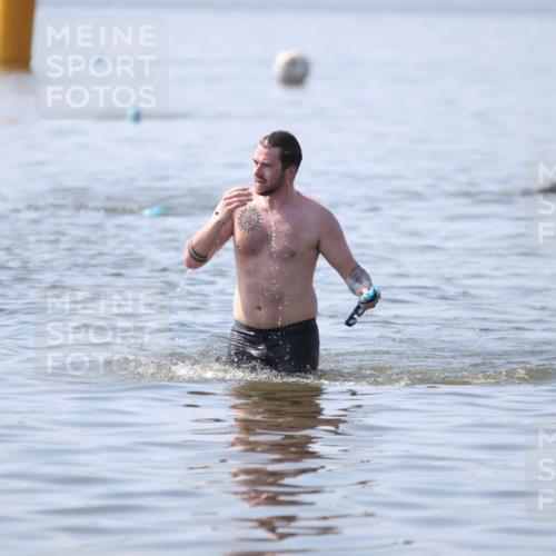 22.06.2025 - Viking Triathlon H.Heesch http://msf.ph/oto/8058454 22.06.2025 10:54:34 Schwimmen  meine-sportfotos.de