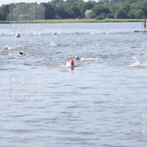 22.06.2025 - Viking Triathlon H.Heesch http://msf.ph/oto/8058462 22.06.2025 10:27:16 Schwimmen 272, 286 meine-sportfotos.de