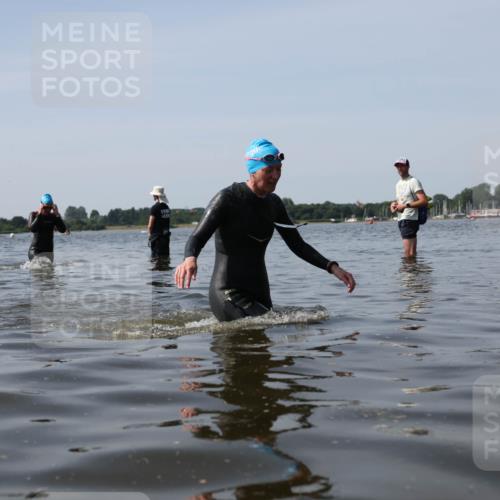 22.06.2025 - Viking Triathlon Michael Strokosch http://msf.ph/oto/8058474 22.06.2025 10:49:05 Schwimmen 317, 353 meine-sportfotos.de