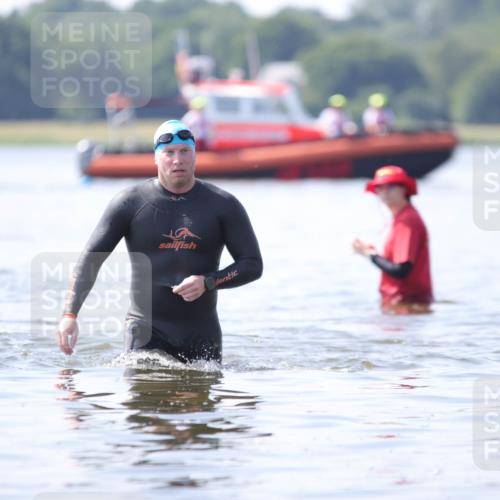 22.06.2025 - Viking Triathlon H.Heesch http://msf.ph/oto/8058478 22.06.2025 10:55:09 Schwimmen 246 meine-sportfotos.de