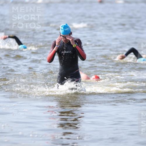 22.06.2025 - Viking Triathlon H.Heesch http://msf.ph/oto/8058484 22.06.2025 10:27:23 Schwimmen 1, 272, 286, 611 meine-sportfotos.de