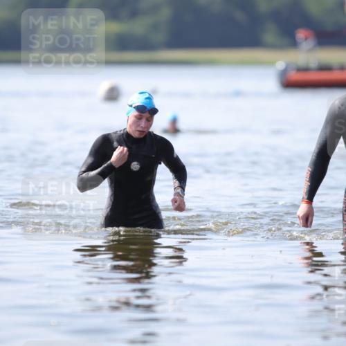 22.06.2025 - Viking Triathlon H.Heesch http://msf.ph/oto/8058487 22.06.2025 10:55:12 Schwimmen 246, 472 meine-sportfotos.de