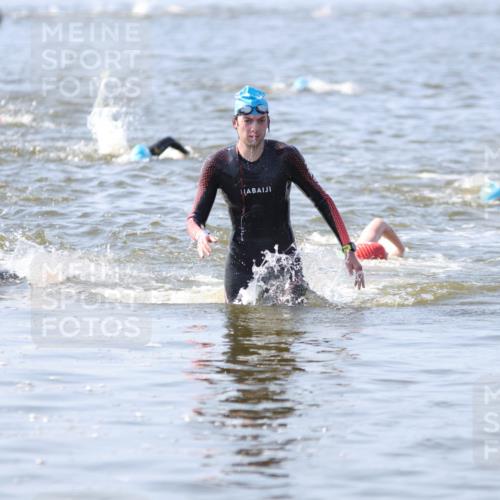22.06.2025 - Viking Triathlon H.Heesch http://msf.ph/oto/8058492 22.06.2025 10:27:24 Schwimmen 1, 272, 286, 611 meine-sportfotos.de