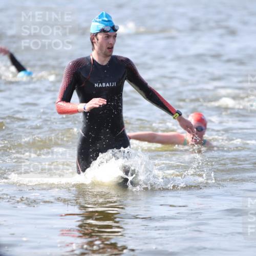 22.06.2025 - Viking Triathlon H.Heesch http://msf.ph/oto/8058496 22.06.2025 10:27:25 Schwimmen 1, 176, 272, 286, 611 meine-sportfotos.de
