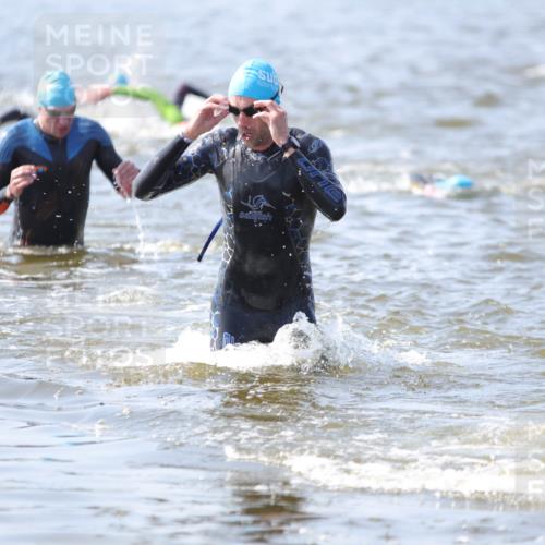 22.06.2025 - Viking Triathlon H.Heesch http://msf.ph/oto/8058508 22.06.2025 10:27:27 Schwimmen 1, 176, 272, 286, 611 meine-sportfotos.de