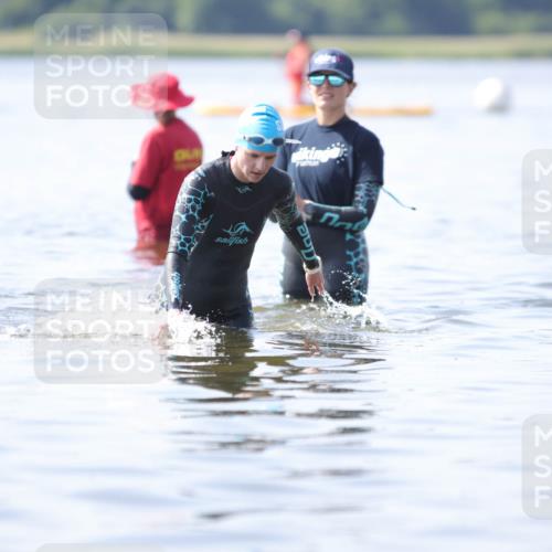 22.06.2025 - Viking Triathlon H.Heesch http://msf.ph/oto/8058514 22.06.2025 10:56:06 Schwimmen 499 meine-sportfotos.de