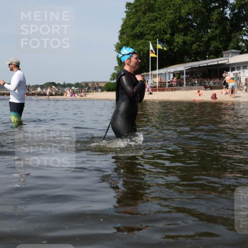 22.06.2025 - Viking Triathlon Michael Strokosch http://msf.ph/oto/8058518 22.06.2025 10:49:15 Schwimmen 64, 155, 256, 317, 353 meine-sportfotos.de