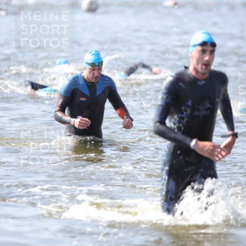 22.06.2025 - Viking Triathlon H.Heesch http://msf.ph/oto/8058524 22.06.2025 10:27:29 Schwimmen 1, 176, 272, 286, 611 meine-sportfotos.de