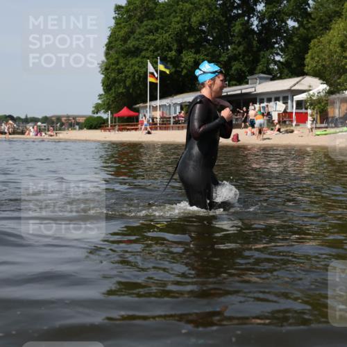 22.06.2025 - Viking Triathlon Michael Strokosch http://msf.ph/oto/8058529 22.06.2025 10:49:16 Schwimmen 64, 155, 256, 317, 353 meine-sportfotos.de
