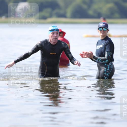 22.06.2025 - Viking Triathlon H.Heesch http://msf.ph/oto/8058530 22.06.2025 10:56:40 Schwimmen 363 meine-sportfotos.de