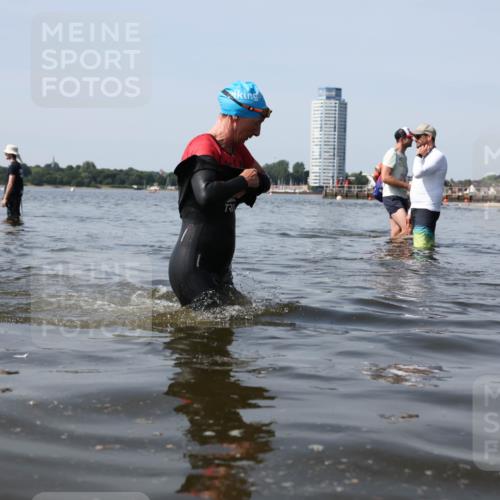 22.06.2025 - Viking Triathlon Michael Strokosch http://msf.ph/oto/8058533 22.06.2025 10:49:17 Schwimmen 64, 155, 256, 317, 353 meine-sportfotos.de