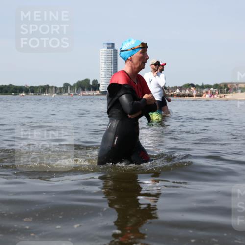 22.06.2025 - Viking Triathlon Michael Strokosch http://msf.ph/oto/8058543 22.06.2025 10:49:18 Schwimmen 64, 155, 256, 317, 353 meine-sportfotos.de