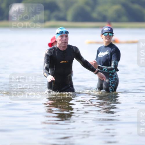 22.06.2025 - Viking Triathlon H.Heesch http://msf.ph/oto/8058544 22.06.2025 10:56:41 Schwimmen 363 meine-sportfotos.de