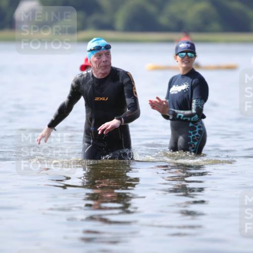 22.06.2025 - Viking Triathlon H.Heesch http://msf.ph/oto/8058558 22.06.2025 10:56:42 Schwimmen 363 meine-sportfotos.de