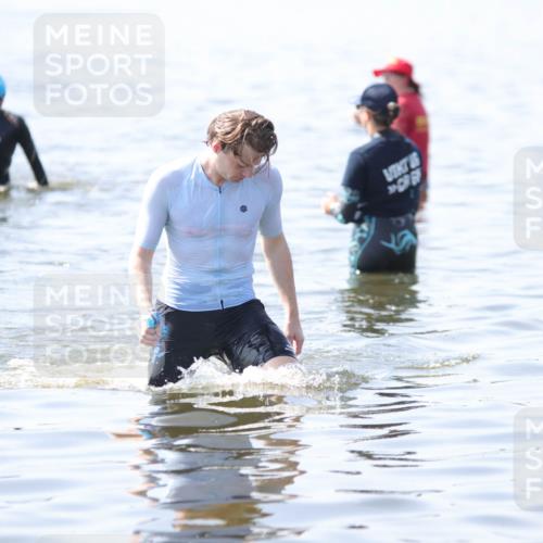 22.06.2025 - Viking Triathlon H.Heesch http://msf.ph/oto/8058564 22.06.2025 10:57:57 Schwimmen 357 meine-sportfotos.de