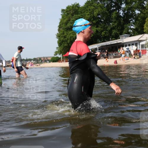 22.06.2025 - Viking Triathlon Michael Strokosch http://msf.ph/oto/8058566 22.06.2025 10:49:19 Schwimmen 64, 155, 256, 317 meine-sportfotos.de