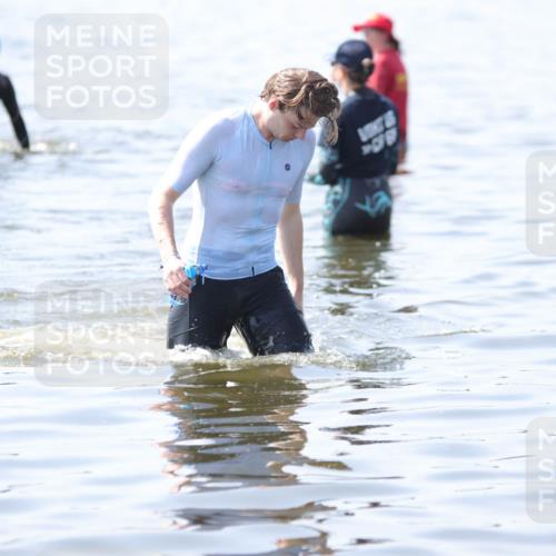 22.06.2025 - Viking Triathlon H.Heesch http://msf.ph/oto/8058567 22.06.2025 10:57:57 Schwimmen 357 meine-sportfotos.de