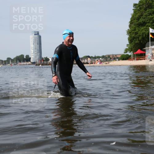 22.06.2025 - Viking Triathlon Michael Strokosch http://msf.ph/oto/8058573 22.06.2025 10:49:23 Schwimmen 64, 155, 256, 317, 321 meine-sportfotos.de