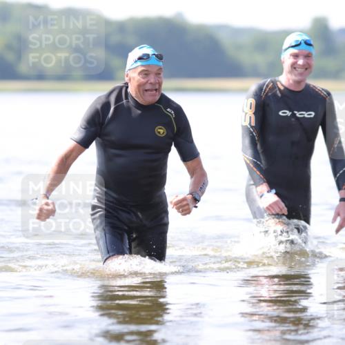 22.06.2025 - Viking Triathlon H.Heesch http://msf.ph/oto/8058583 22.06.2025 10:58:12 Schwimmen 357, 359, 403 meine-sportfotos.de
