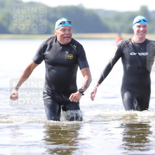 22.06.2025 - Viking Triathlon H.Heesch http://msf.ph/oto/8058585 22.06.2025 10:58:12 Schwimmen 357, 359, 403 meine-sportfotos.de