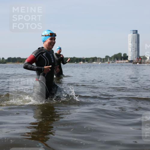 22.06.2025 - Viking Triathlon Michael Strokosch http://msf.ph/oto/8058589 22.06.2025 10:49:25 Schwimmen 64, 155, 256, 263, 317, 321 meine-sportfotos.de