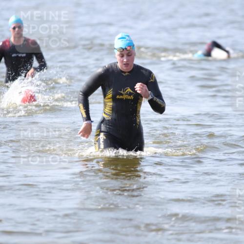 22.06.2025 - Viking Triathlon H.Heesch http://msf.ph/oto/8058591 22.06.2025 10:27:41 Schwimmen 1, 90, 176, 198, 230, 272, 534, 611, 616 meine-sportfotos.de