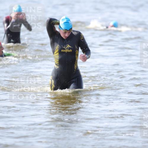 22.06.2025 - Viking Triathlon H.Heesch http://msf.ph/oto/8058600 22.06.2025 10:27:41 Schwimmen 1, 90, 176, 198, 230, 272, 534, 611, 616 meine-sportfotos.de