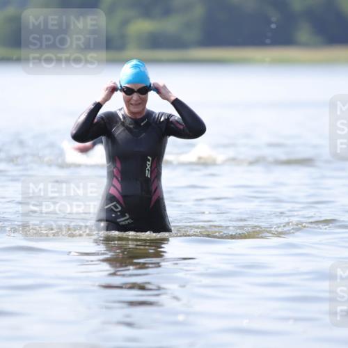 22.06.2025 - Viking Triathlon H.Heesch http://msf.ph/oto/8058602 22.06.2025 10:58:34 Schwimmen 268 meine-sportfotos.de