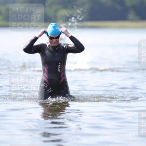 22.06.2025 - Viking Triathlon H.Heesch http://msf.ph/oto/8058606 22.06.2025 10:58:34 Schwimmen 268 meine-sportfotos.de