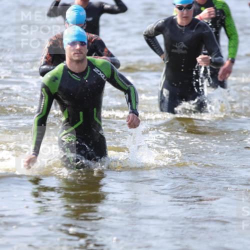 22.06.2025 - Viking Triathlon H.Heesch http://msf.ph/oto/8058616 22.06.2025 10:27:46 Schwimmen 1, 14, 90, 176, 178, 196, 198, 230, 289, 401, 534, 616 meine-sportfotos.de