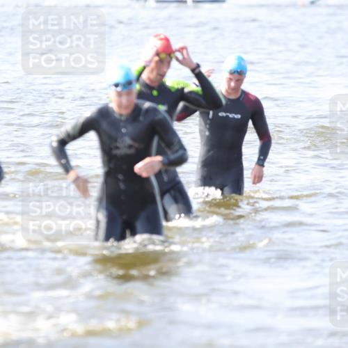 22.06.2025 - Viking Triathlon H.Heesch http://msf.ph/oto/8058626 22.06.2025 10:27:47 Schwimmen 1, 14, 90, 176, 178, 196, 198, 230, 289, 401, 534, 616 meine-sportfotos.de