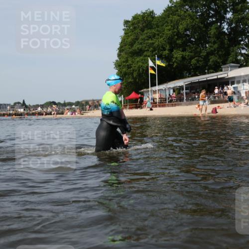 22.06.2025 - Viking Triathlon Michael Strokosch http://msf.ph/oto/8058627 22.06.2025 10:49:31 Schwimmen 64, 256, 263, 321 meine-sportfotos.de