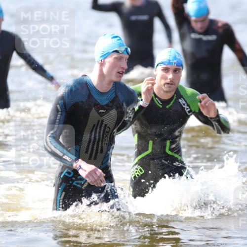 22.06.2025 - Viking Triathlon H.Heesch http://msf.ph/oto/8058635 22.06.2025 10:27:49 Schwimmen 14, 90, 176, 178, 196, 198, 230, 289, 401, 534, 616 meine-sportfotos.de