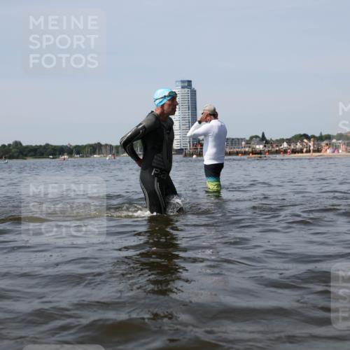 22.06.2025 - Viking Triathlon Michael Strokosch http://msf.ph/oto/8058636 22.06.2025 10:49:32 Schwimmen 64, 256, 263, 321, 453 meine-sportfotos.de
