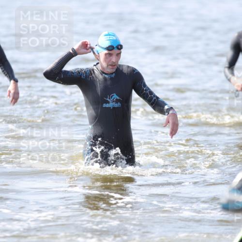 22.06.2025 - Viking Triathlon H.Heesch http://msf.ph/oto/8058642 22.06.2025 10:27:51 Schwimmen 14, 90, 178, 196, 198, 230, 289, 401, 534, 616 meine-sportfotos.de